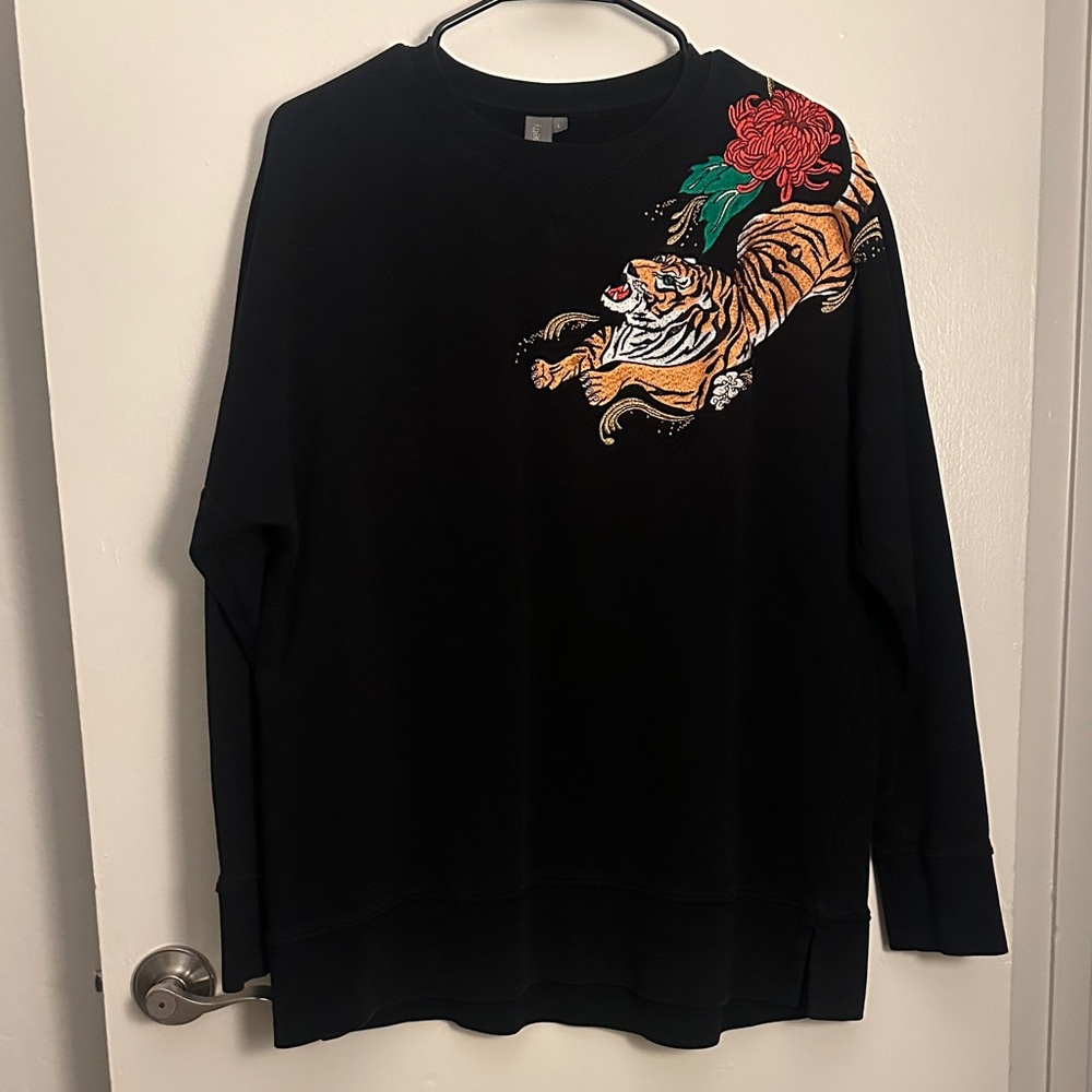 Sweaty Betty Black Crewneck Sweater with Embroidered Tiger and Floral Accent